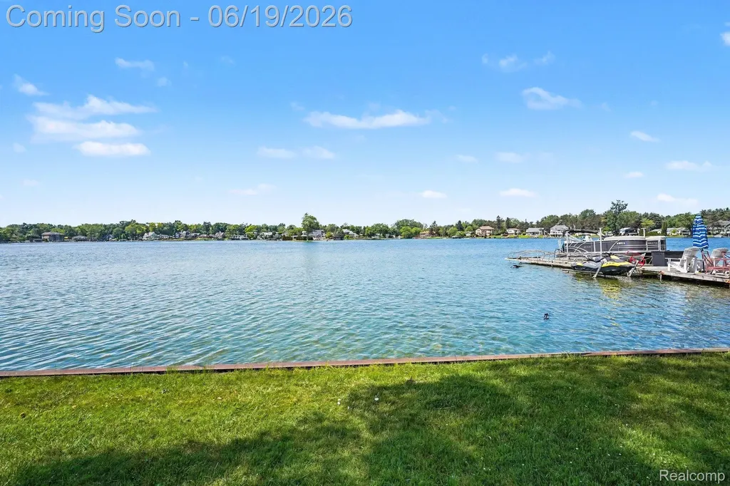 14174 Dartmouth Drive Fenton Charter Township MI 48430