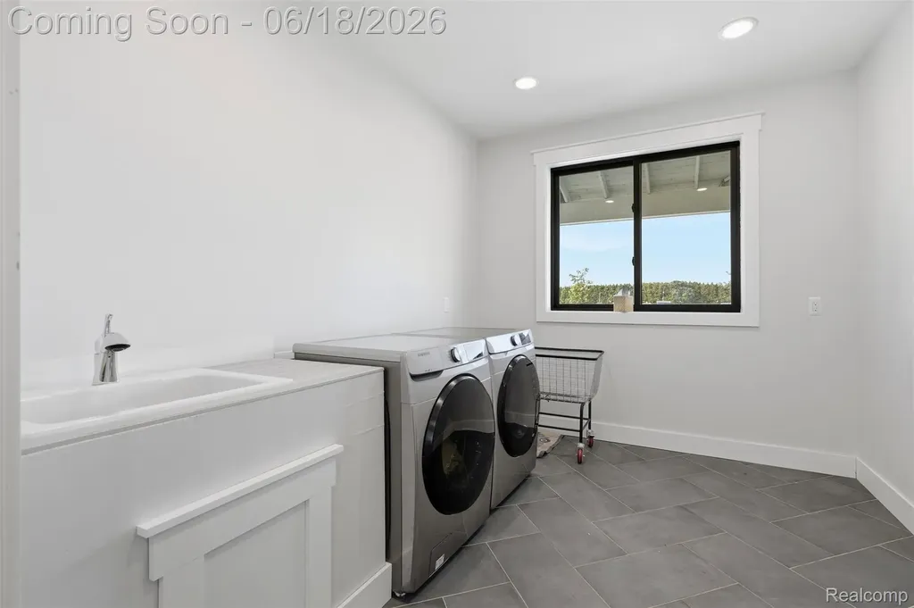 31100 S River Road Harrison Charter Township MI 48045