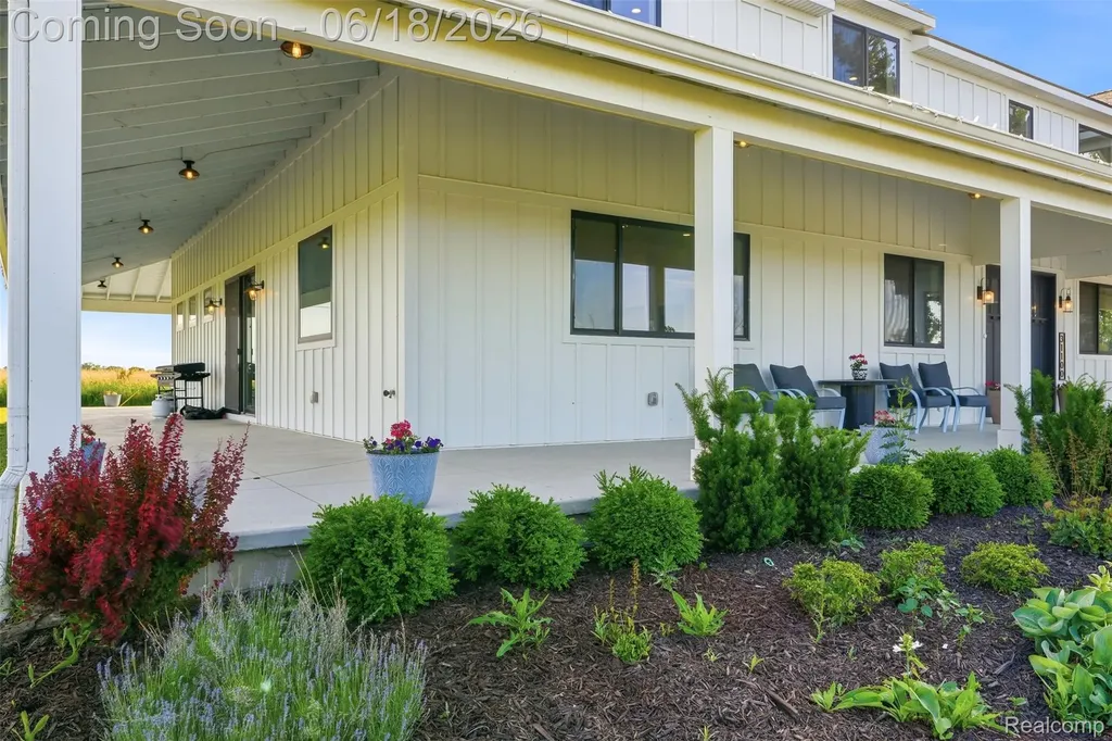 31100 S River Road Harrison Charter Township MI 48045
