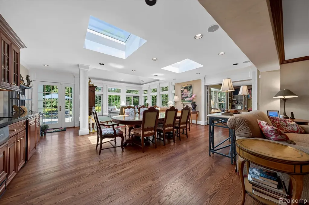 66 Oxford Road Village Of Grosse Pointe Shores City MI 48236