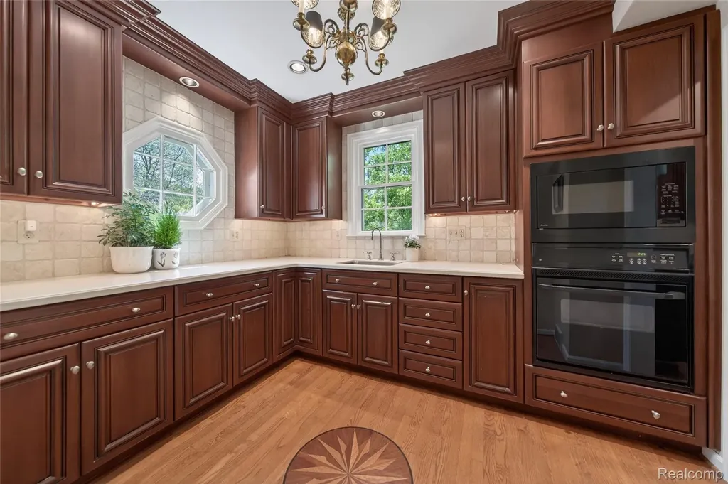 66 Oxford Road Village Of Grosse Pointe Shores City MI 48236