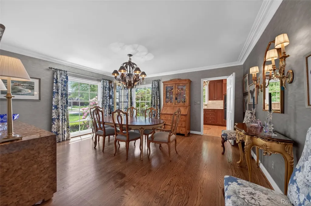 66 Oxford Road Village Of Grosse Pointe Shores City MI 48236
