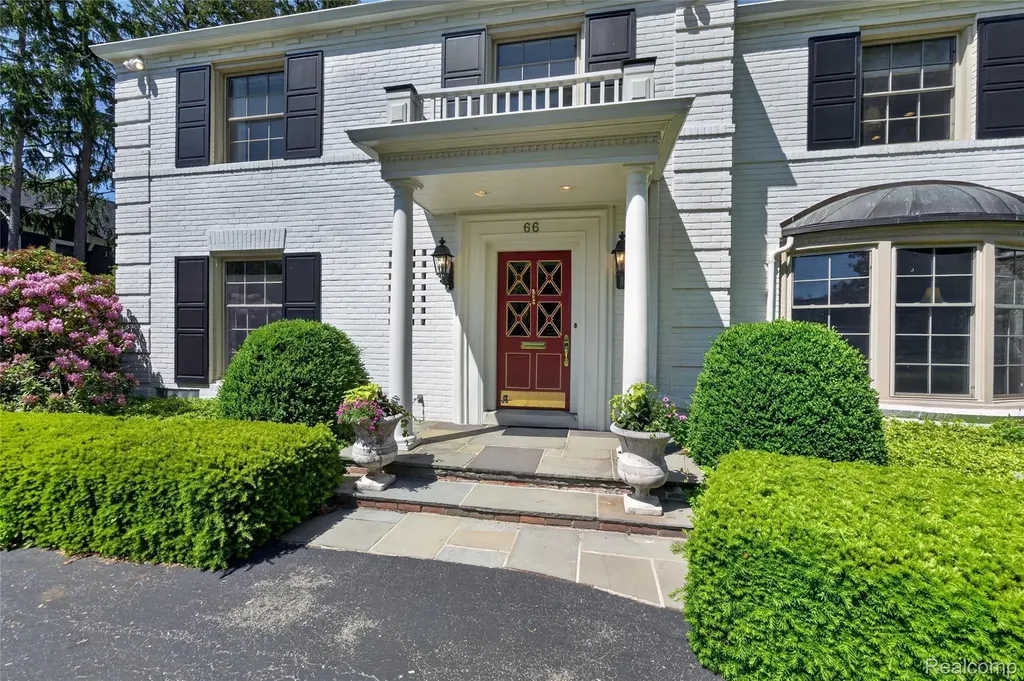 66 Oxford Road Village Of Grosse Pointe Shores City MI 48236
