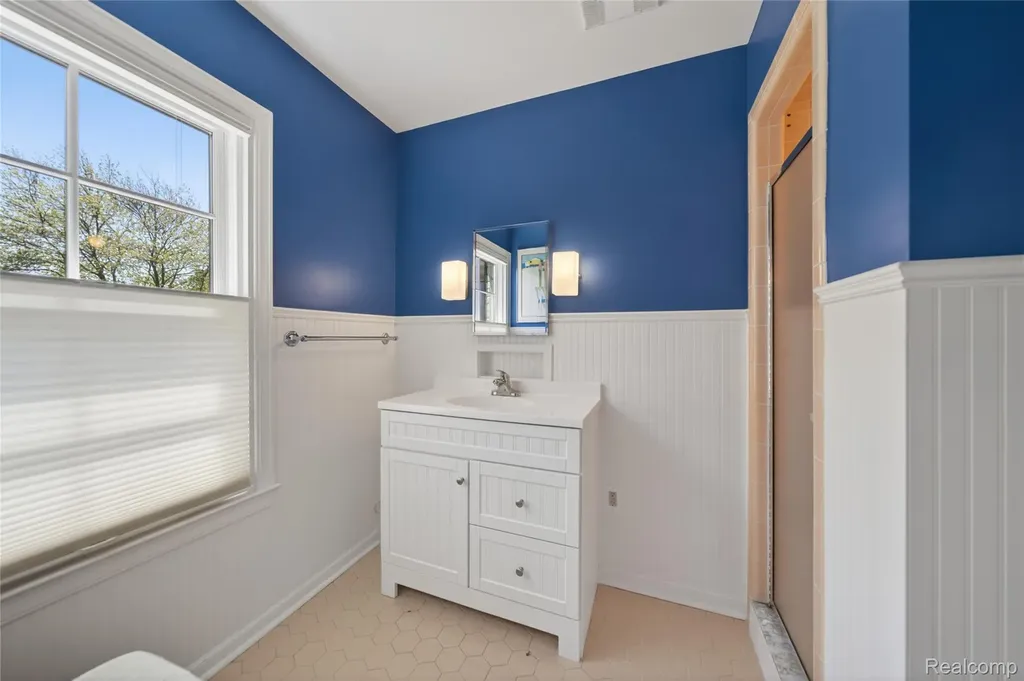 66 Oxford Road Village Of Grosse Pointe Shores City MI 48236