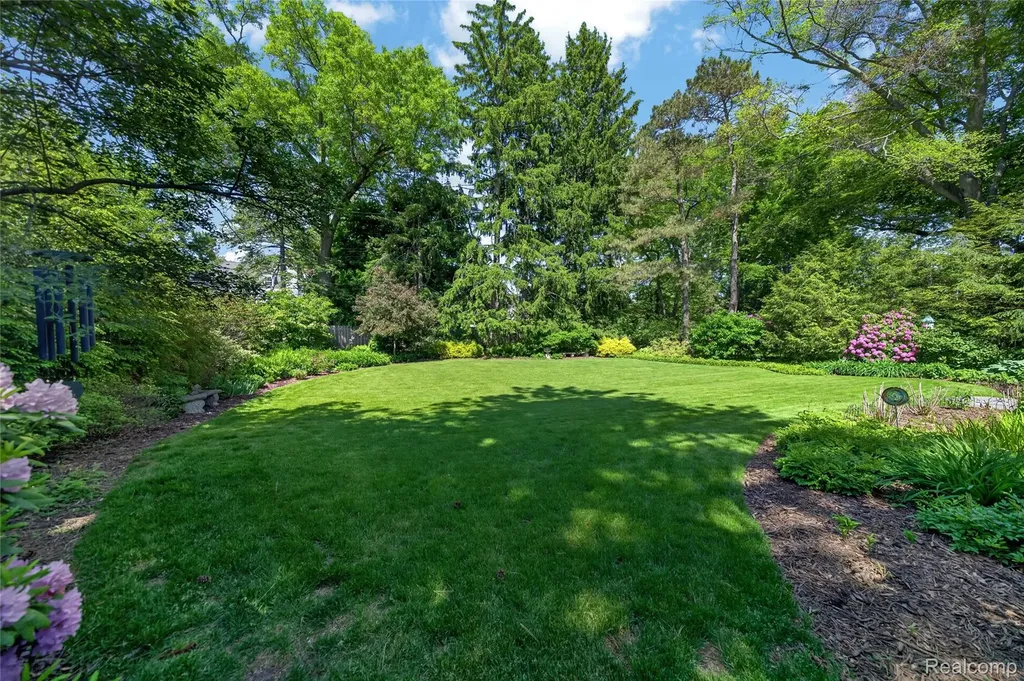 66 Oxford Road Village Of Grosse Pointe Shores City MI 48236