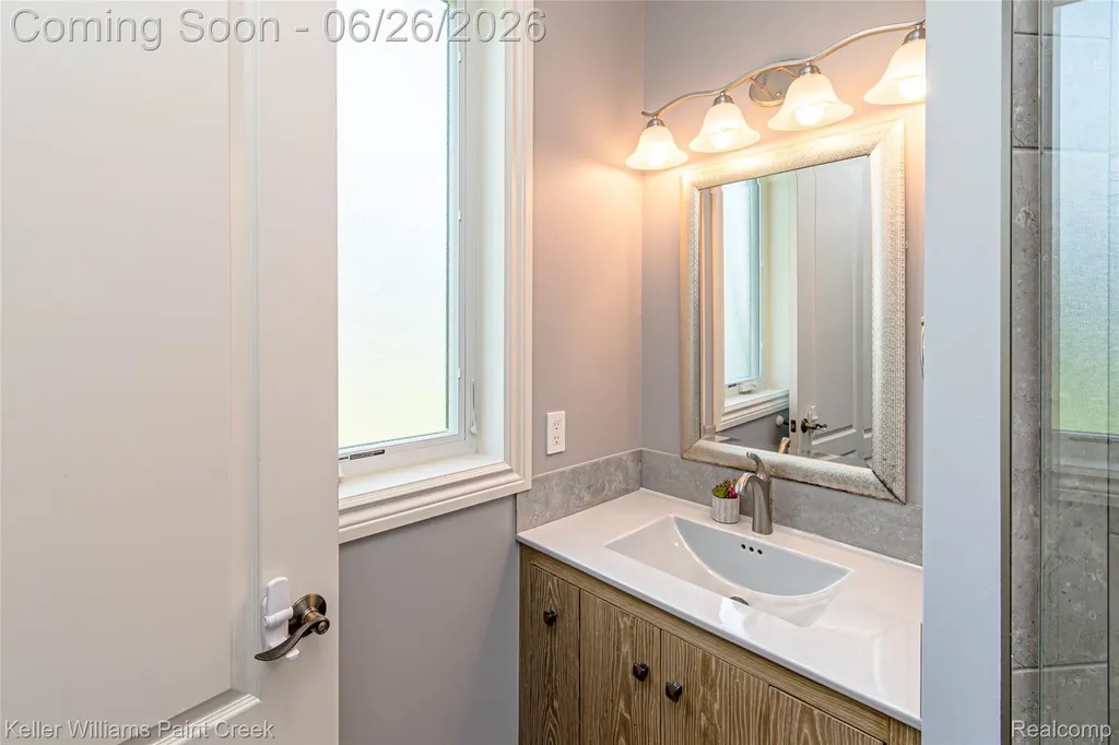 2400 Inwood Road Washington Township MI 48095