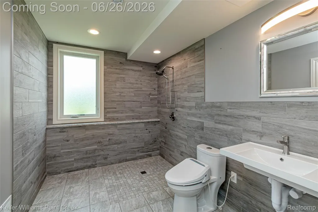 2400 Inwood Road Washington Township MI 48095