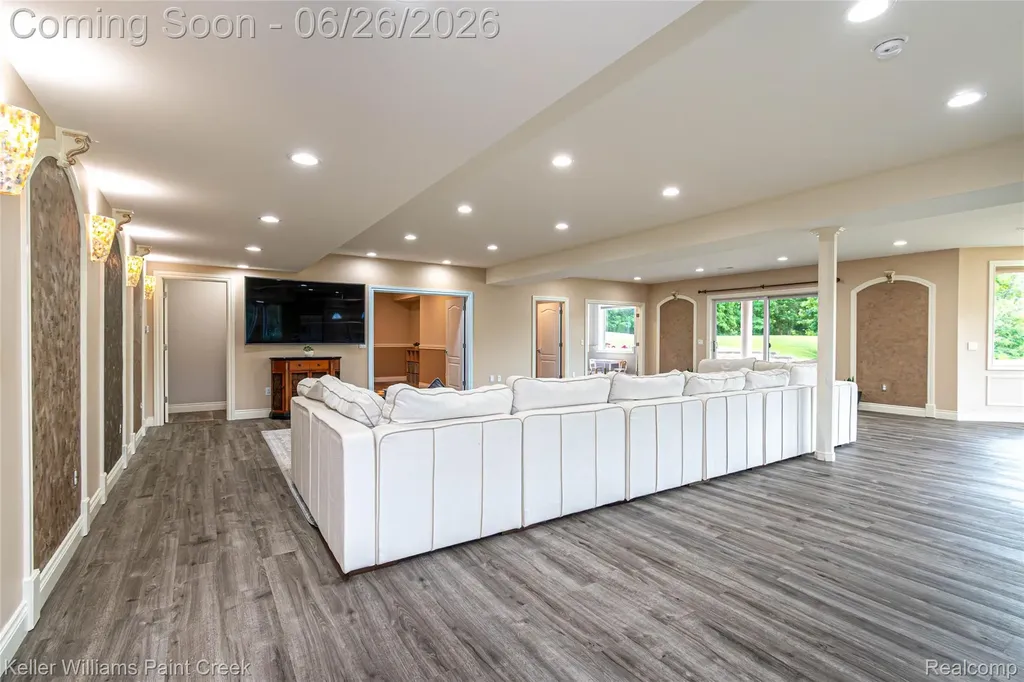 2400 Inwood Road Washington Township MI 48095