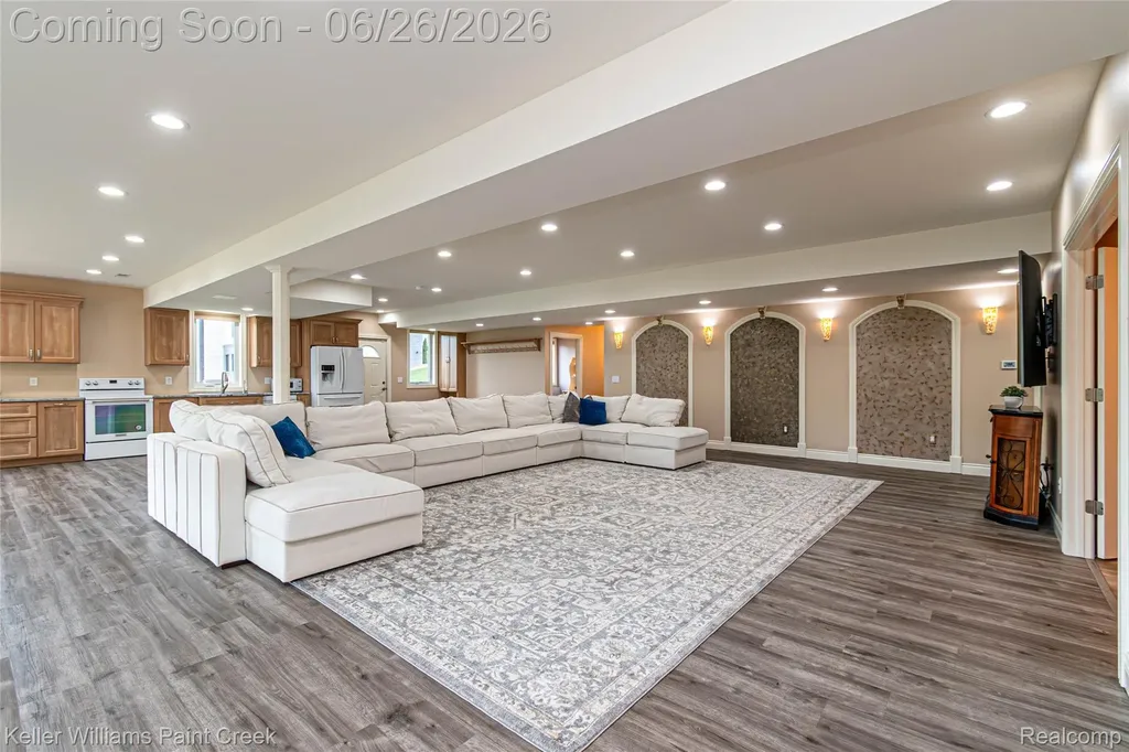 2400 Inwood Road Washington Township MI 48095