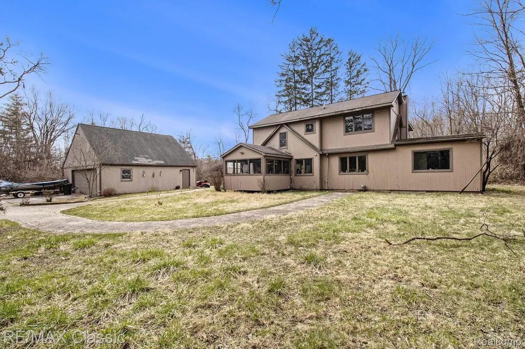 23775 Inkster Road Farmington Hills City MI 48336