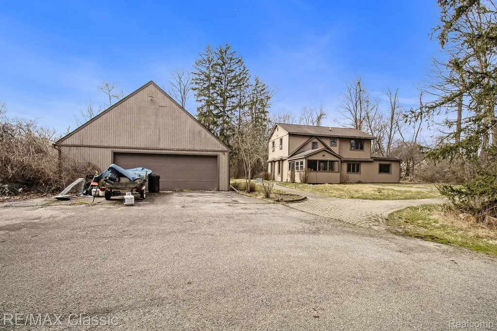 23775 Inkster Road Farmington Hills City MI 48336