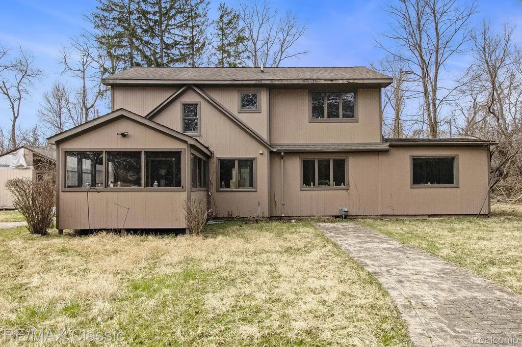 23775 Inkster Road Farmington Hills City MI 48336