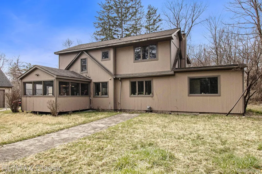 23775 Inkster Road Farmington Hills City MI 48336