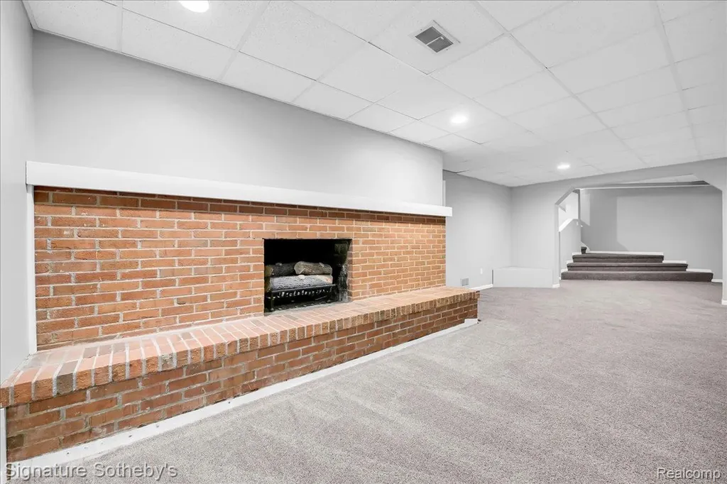 45 Maywood Avenue Bloomfield Hills City MI 48304
