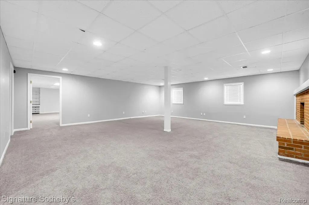 45 Maywood Avenue Bloomfield Hills City MI 48304