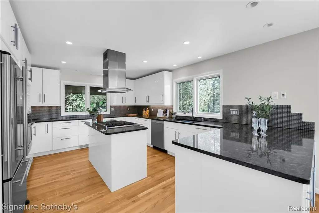 45 Maywood Avenue Bloomfield Hills City MI 48304