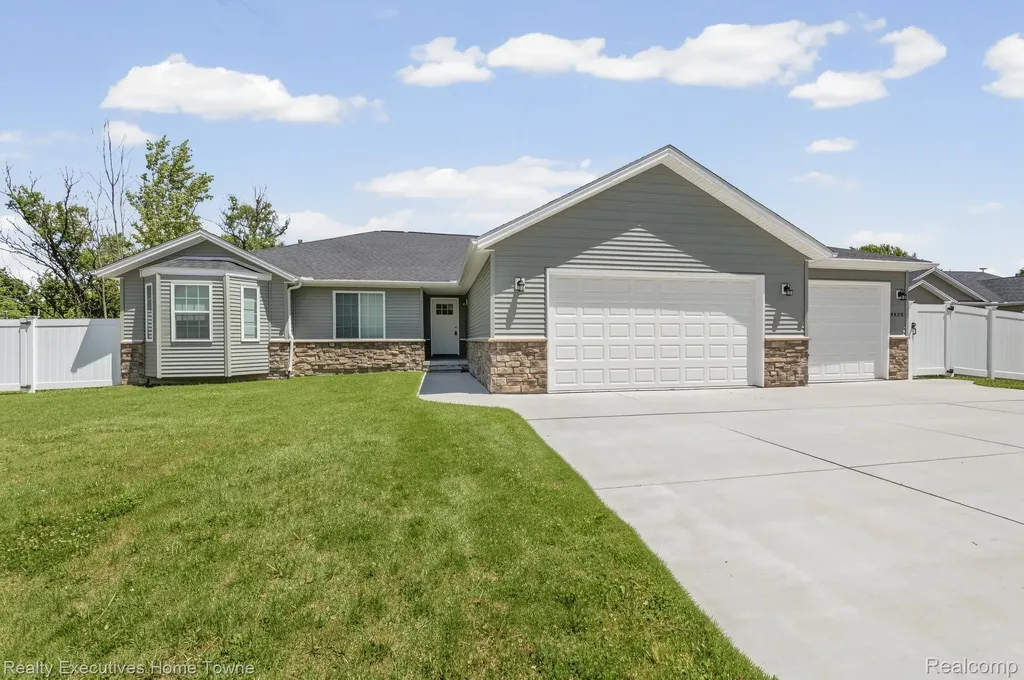 4429 River Road East China Township MI 48054