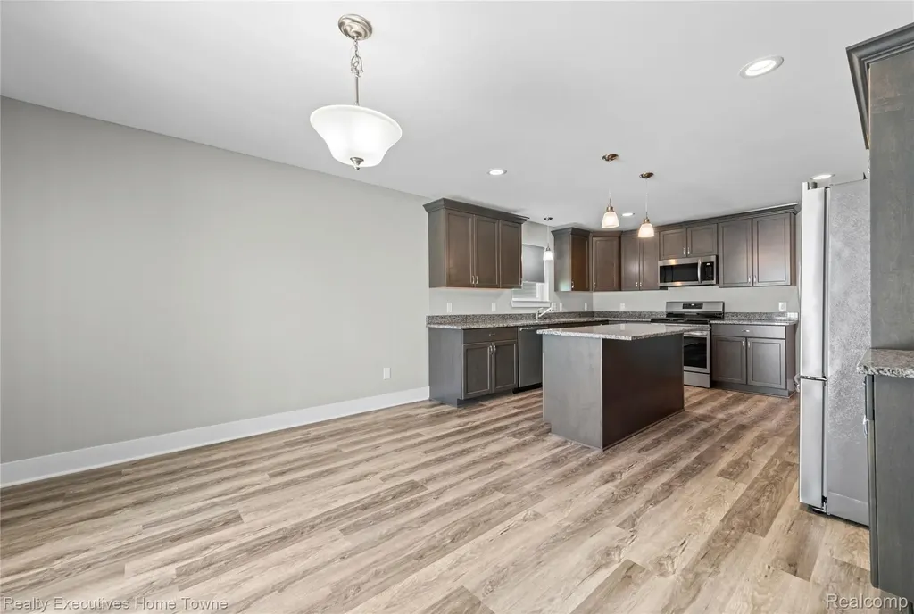 4429 River Road East China Township MI 48054
