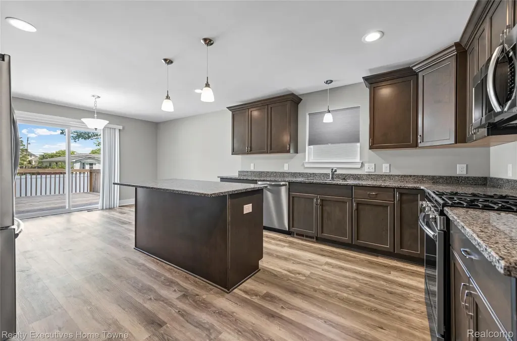 4429 River Road East China Township MI 48054