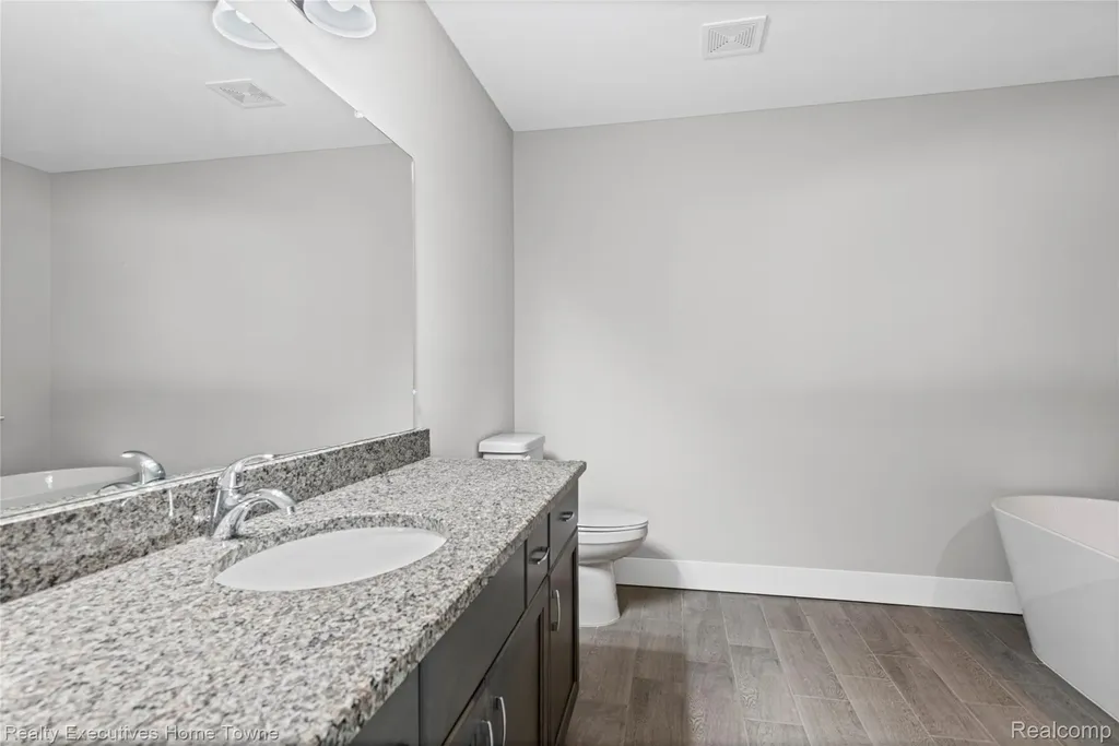 4429 River Road East China Township MI 48054