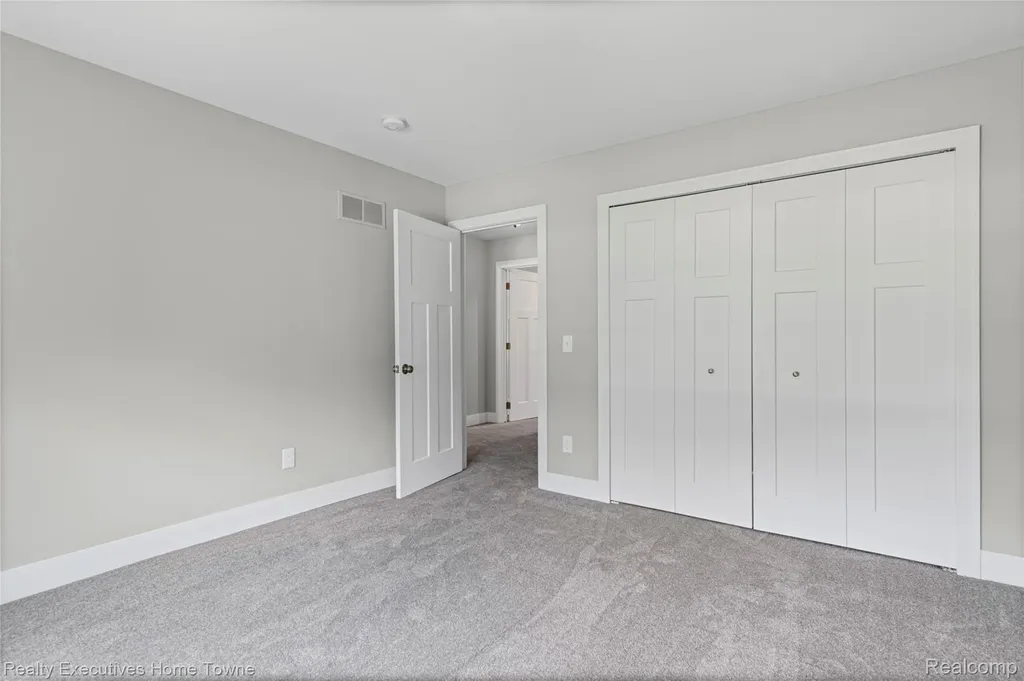 4429 River Road East China Township MI 48054