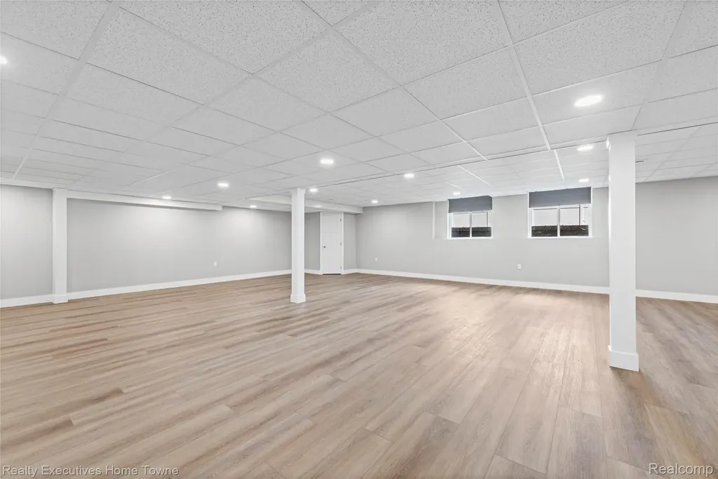 4429 River Road East China Township MI 48054