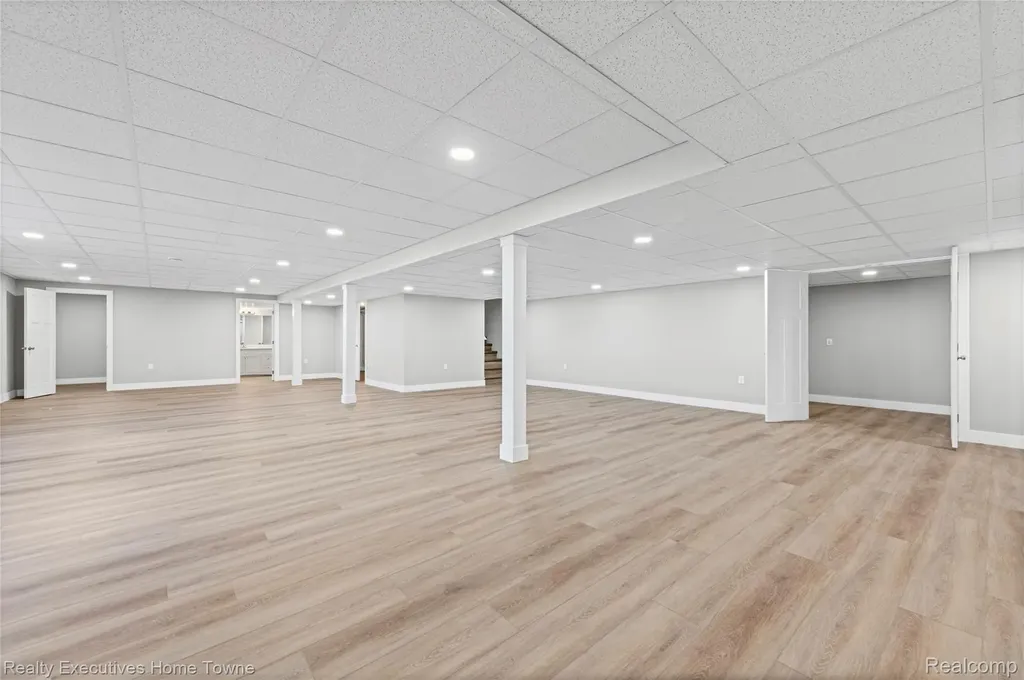 4429 River Road East China Township MI 48054