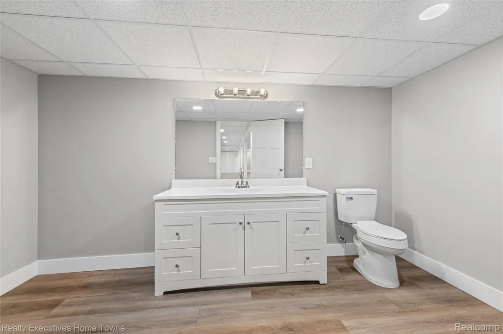 4429 River Road East China Township MI 48054