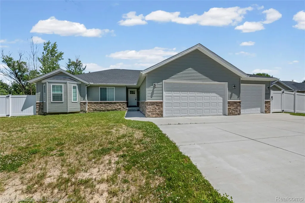 4429 River Road East China Township MI 48054