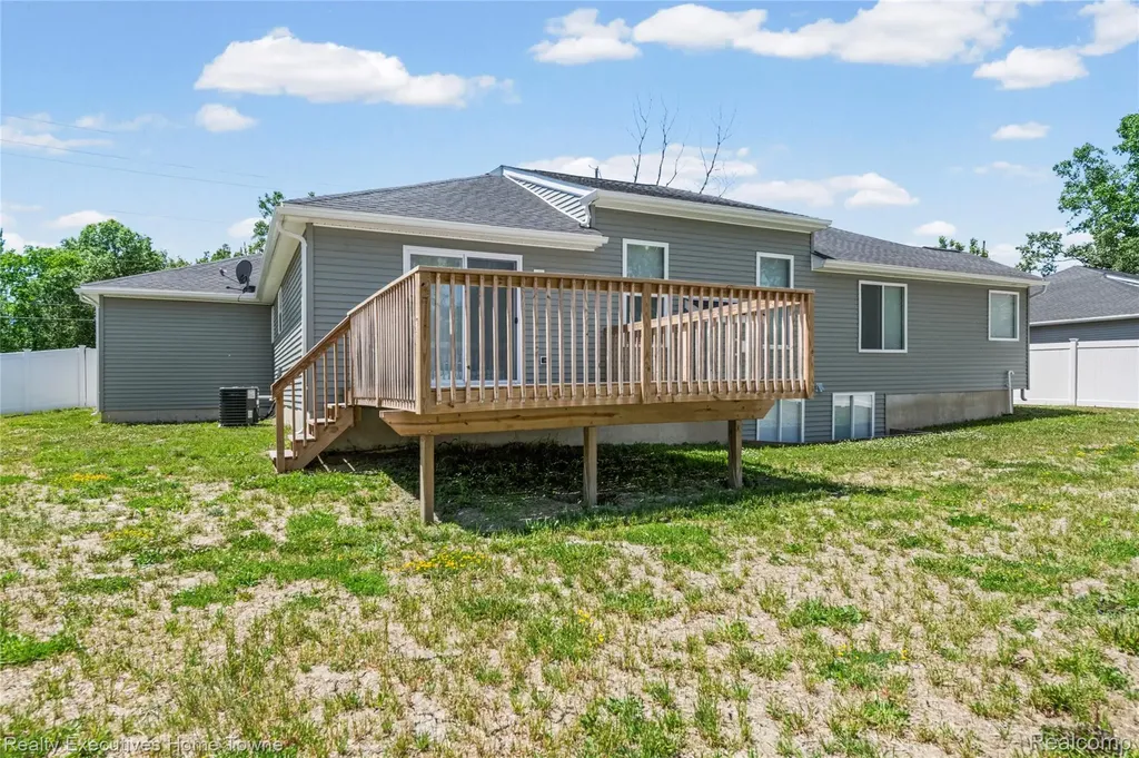 4429 River Road East China Township MI 48054