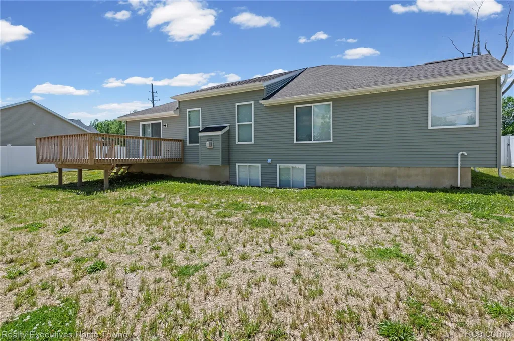 4429 River Road East China Township MI 48054