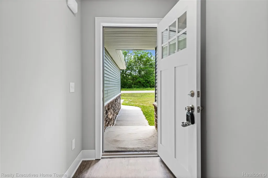 4429 River Road East China Township MI 48054