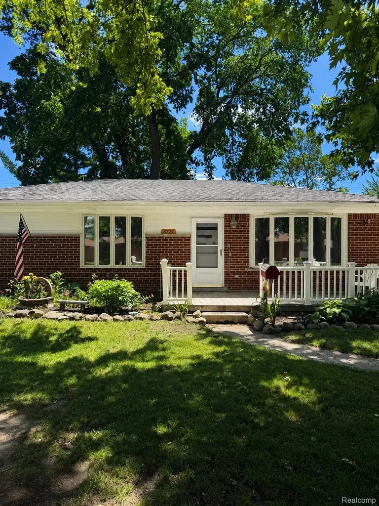 8774 Shannon Drive Sterling Heights City MI 48314