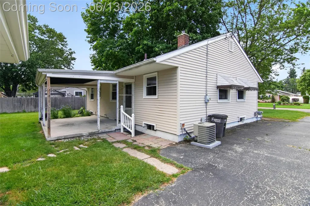 2730 Hillcrest Street Summit Township MI 49203