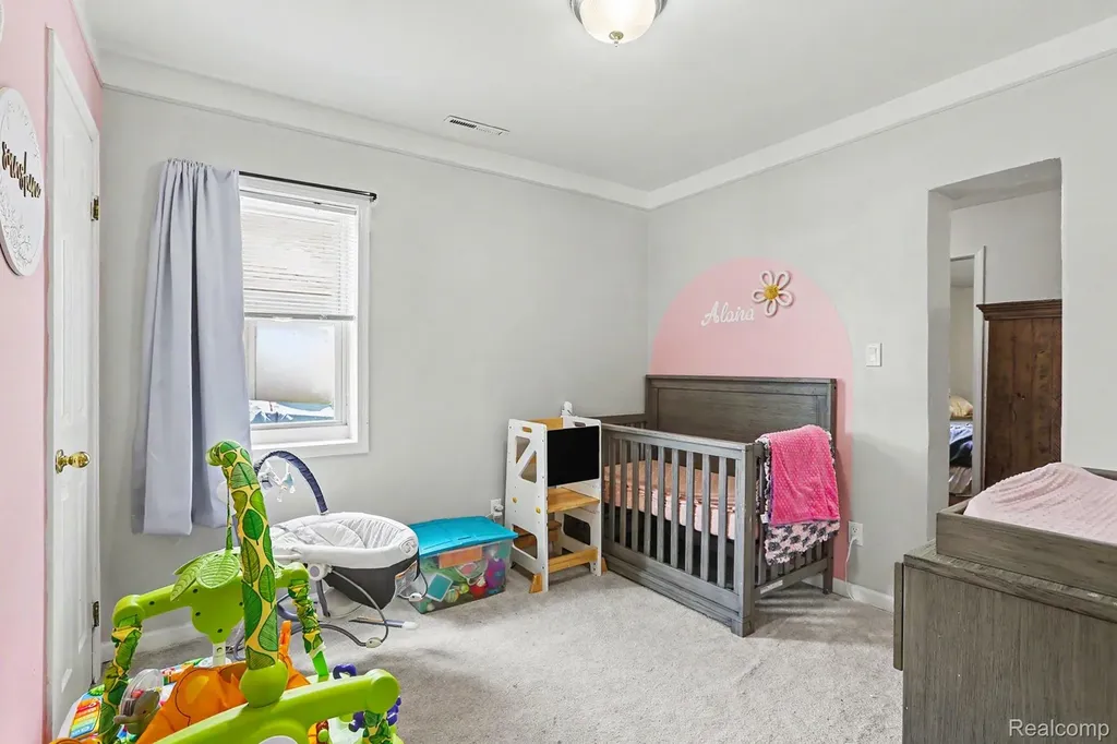 30212 Beechwood Street Garden City City MI 48135