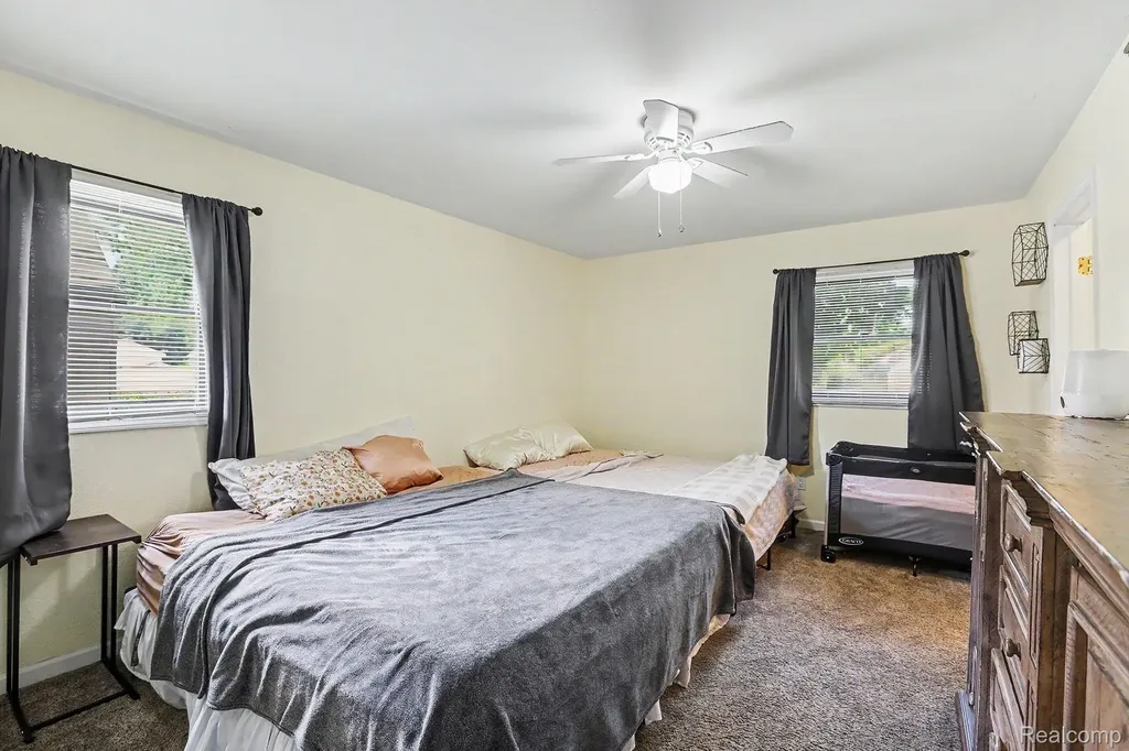 30212 Beechwood Street Garden City City MI 48135