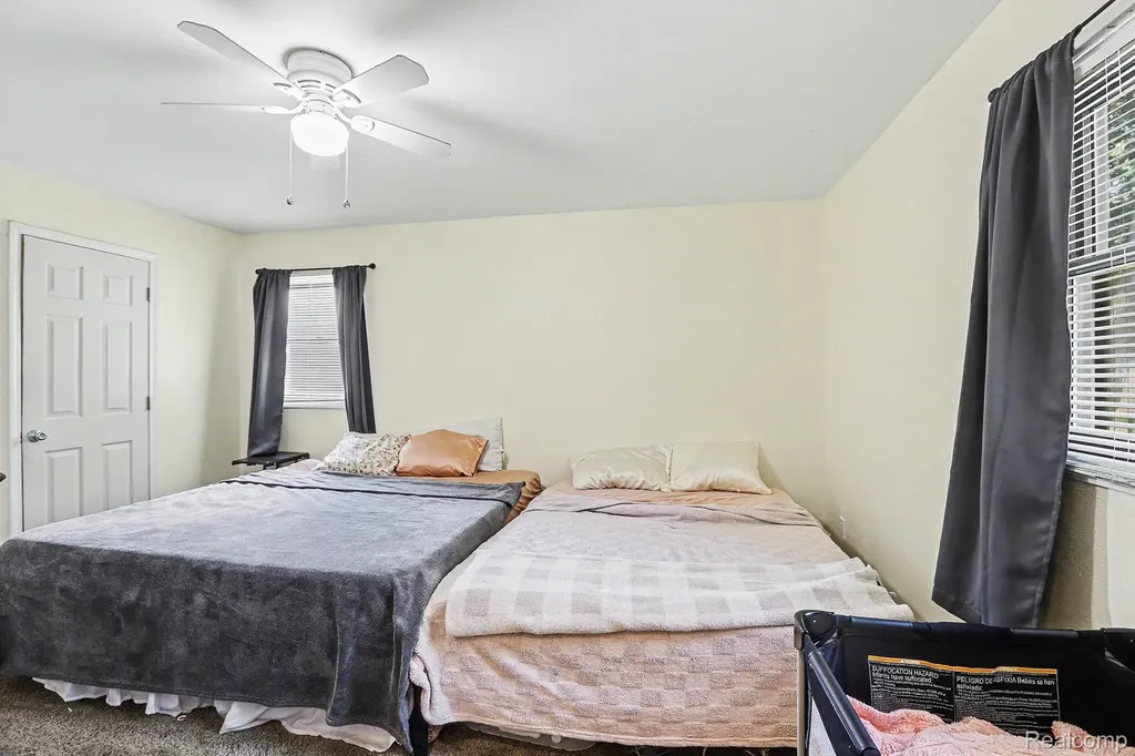 30212 Beechwood Street Garden City City MI 48135