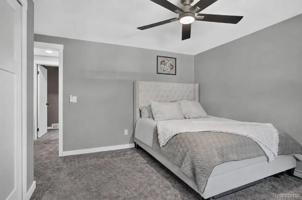 1037 Miami Avenue Waterford Charter Township MI 48327
