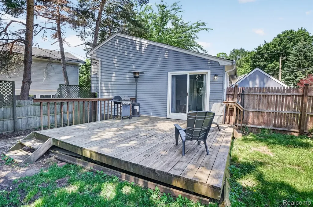 1037 Miami Avenue Waterford Charter Township MI 48327
