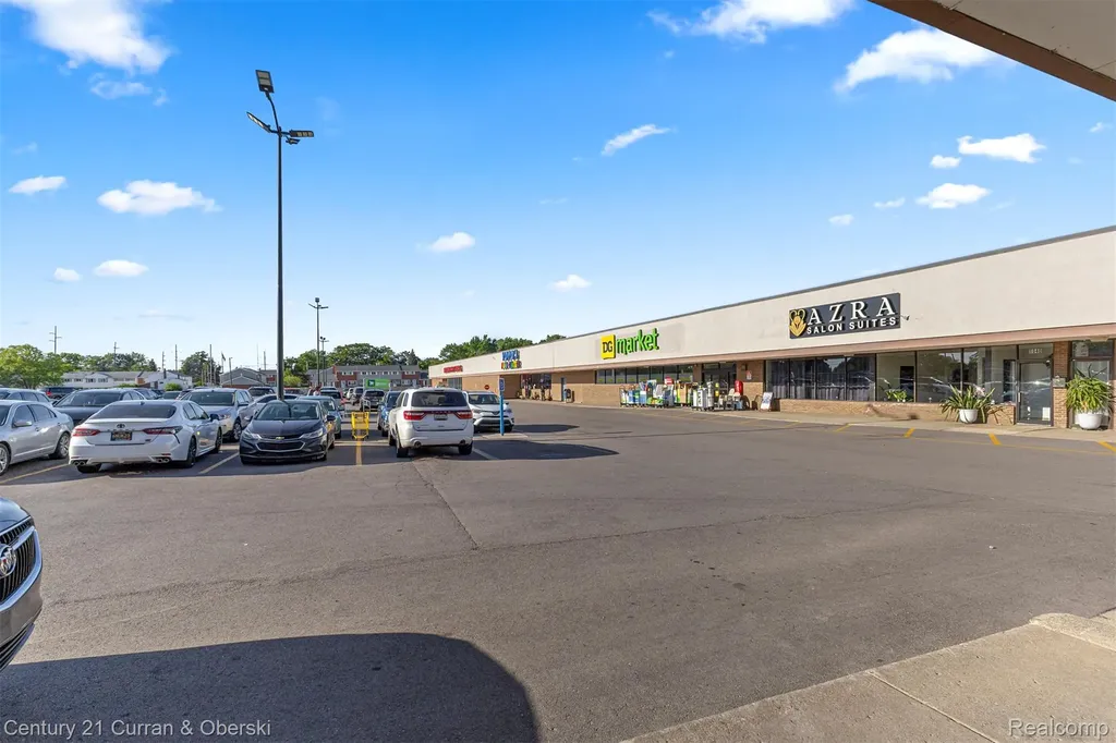 8028 N Middlebelt Road Westland City MI 48185