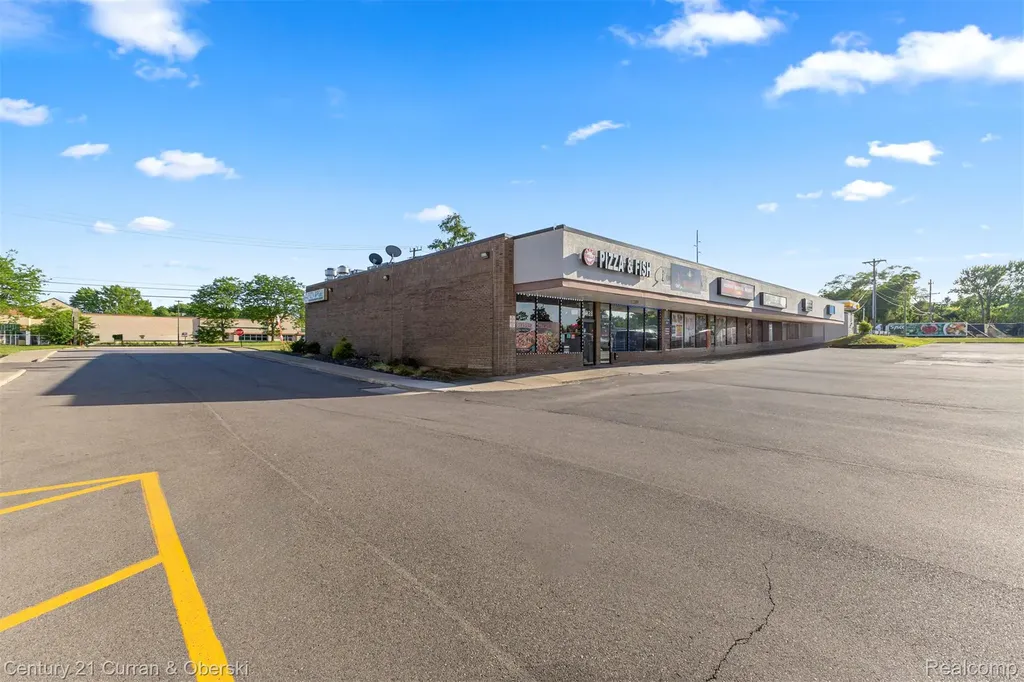 8028 N Middlebelt Road Westland City MI 48185