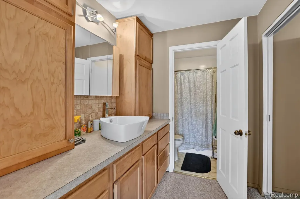 925 Kennely Road Thomas Township MI 48609