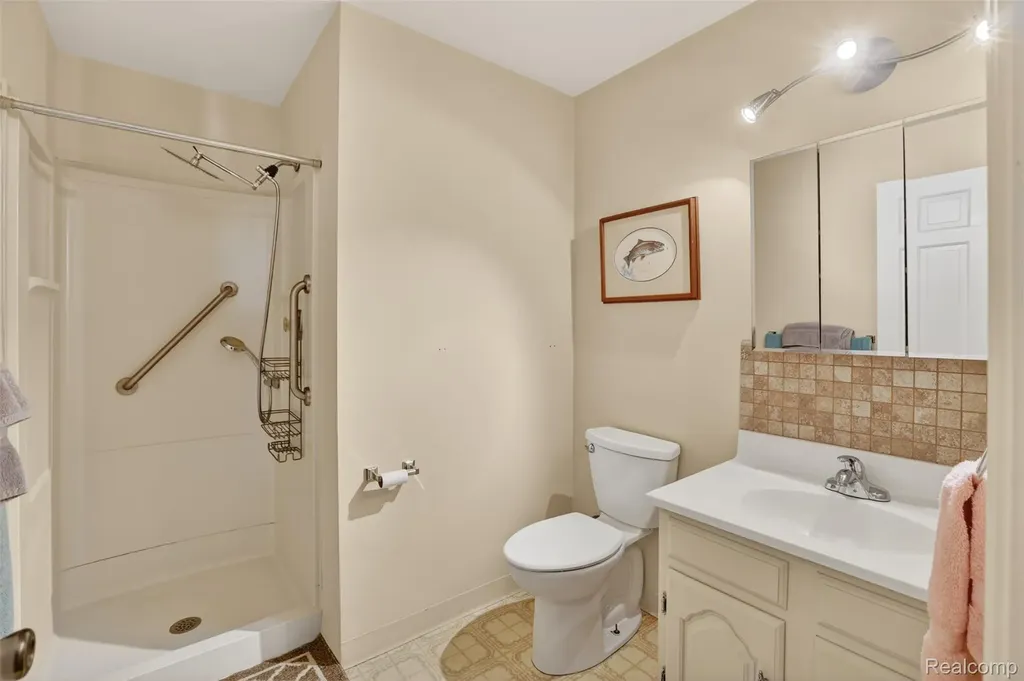 925 Kennely Road Thomas Township MI 48609