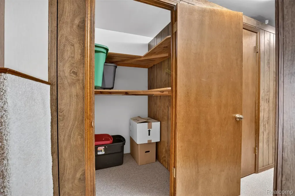 925 Kennely Road Thomas Township MI 48609