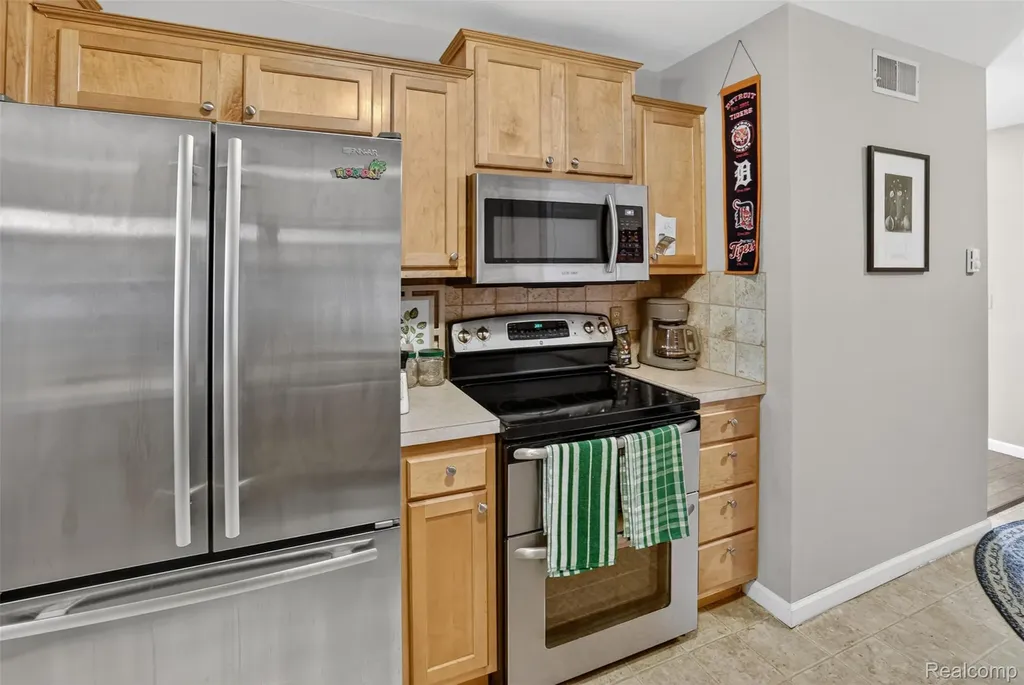 925 Kennely Road Thomas Township MI 48609