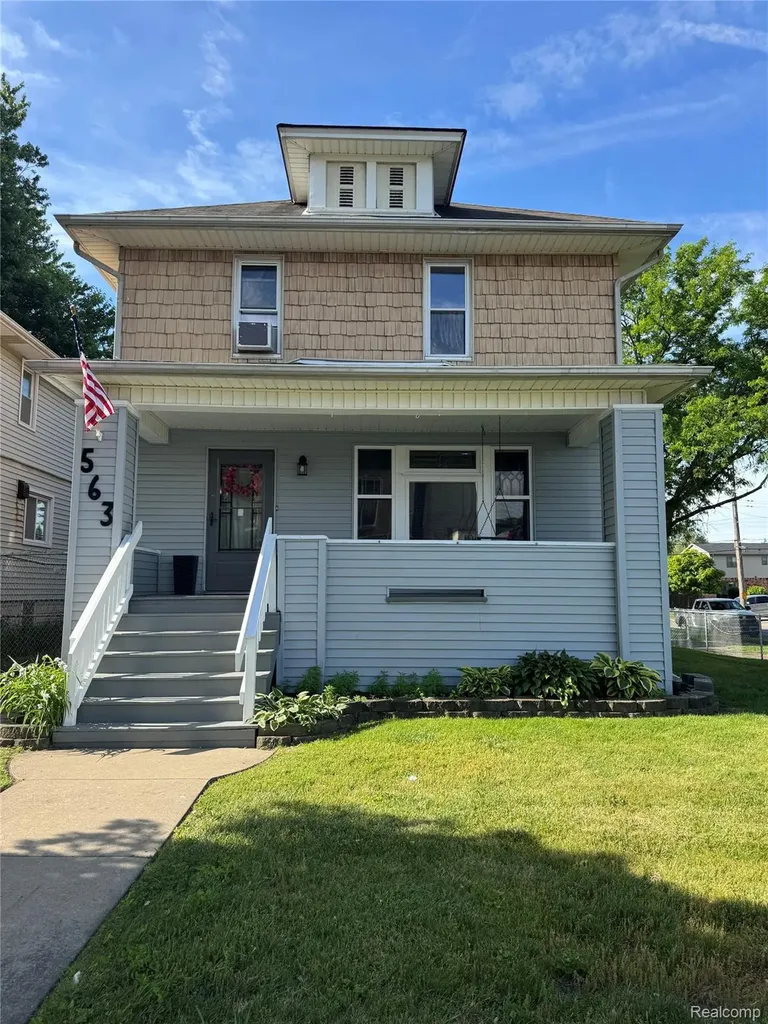 563 Eureka Road Wyandotte City MI 48192