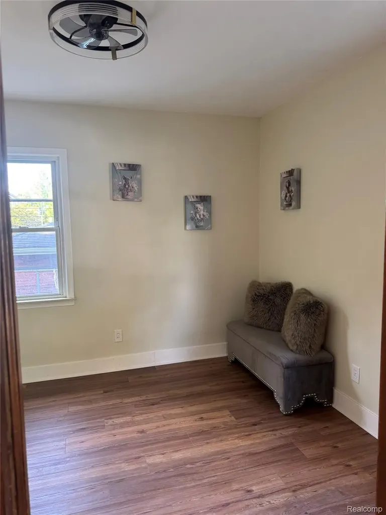 563 Eureka Road Wyandotte City MI 48192