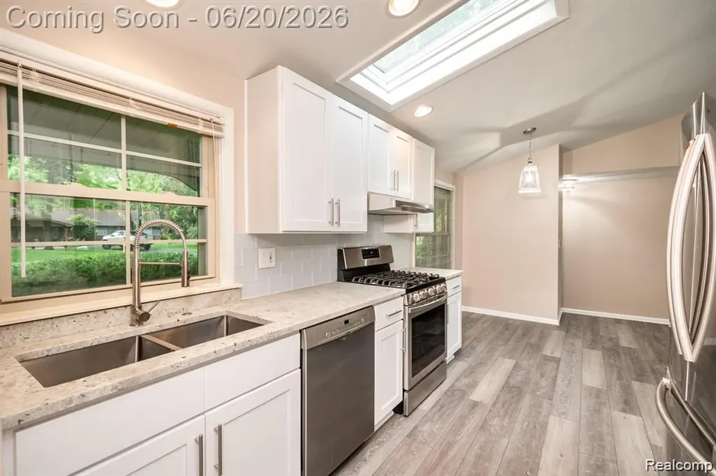 1239 Ashover Drive Bloomfield Charter Township MI 48304