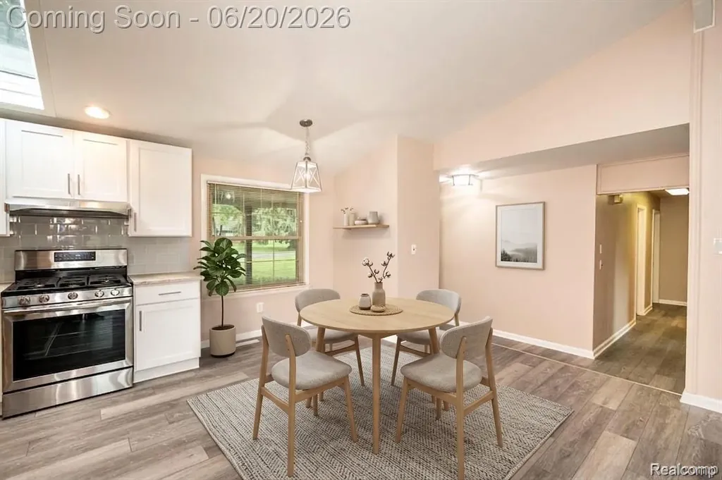 1239 Ashover Drive Bloomfield Charter Township MI 48304