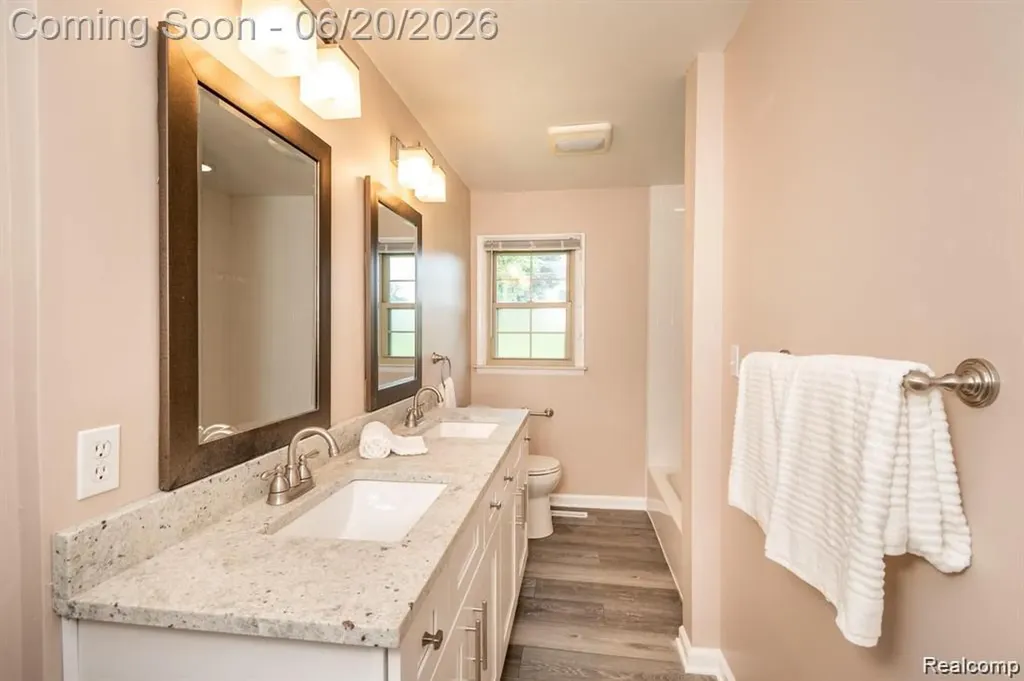 1239 Ashover Drive Bloomfield Charter Township MI 48304